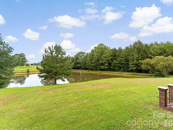 2nd image of 908 Ramseur Rd
