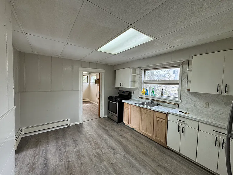 1369 Penn Ave #B — Photo 8