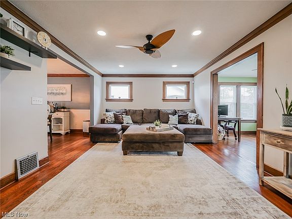 5th image of 16704 Ernadale Ave