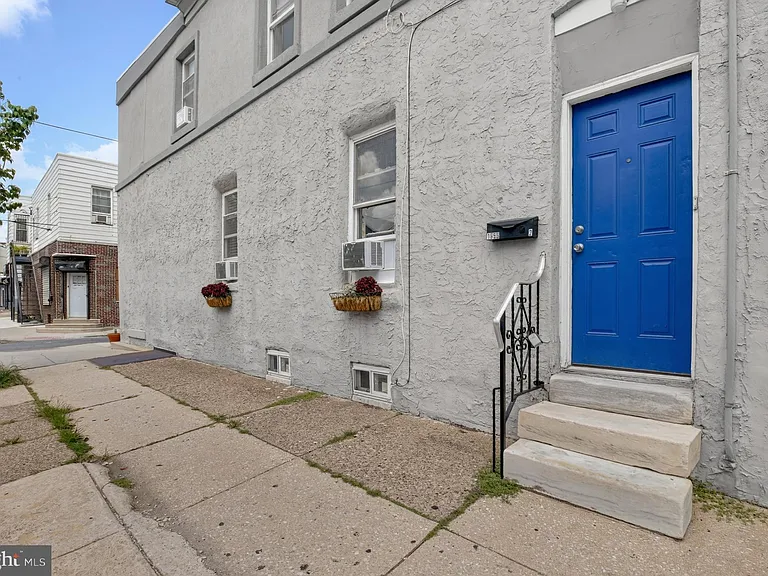 1655 S Bancroft St #2 — Photo 1