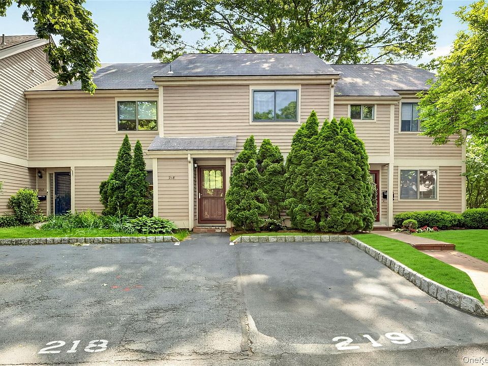 1st image of 218 Tree Top Crescent