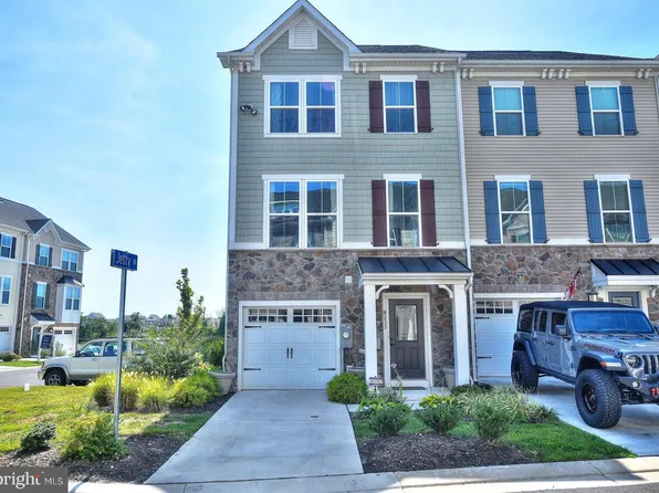8233 Secluded Cove Ln, Baltimore, MD 21222