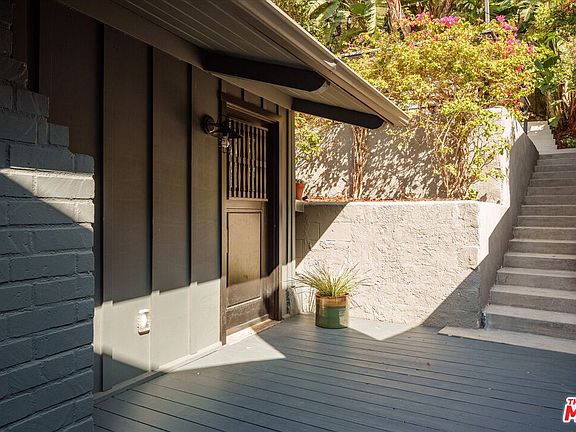 4th image of 8942 Wonderland Ave