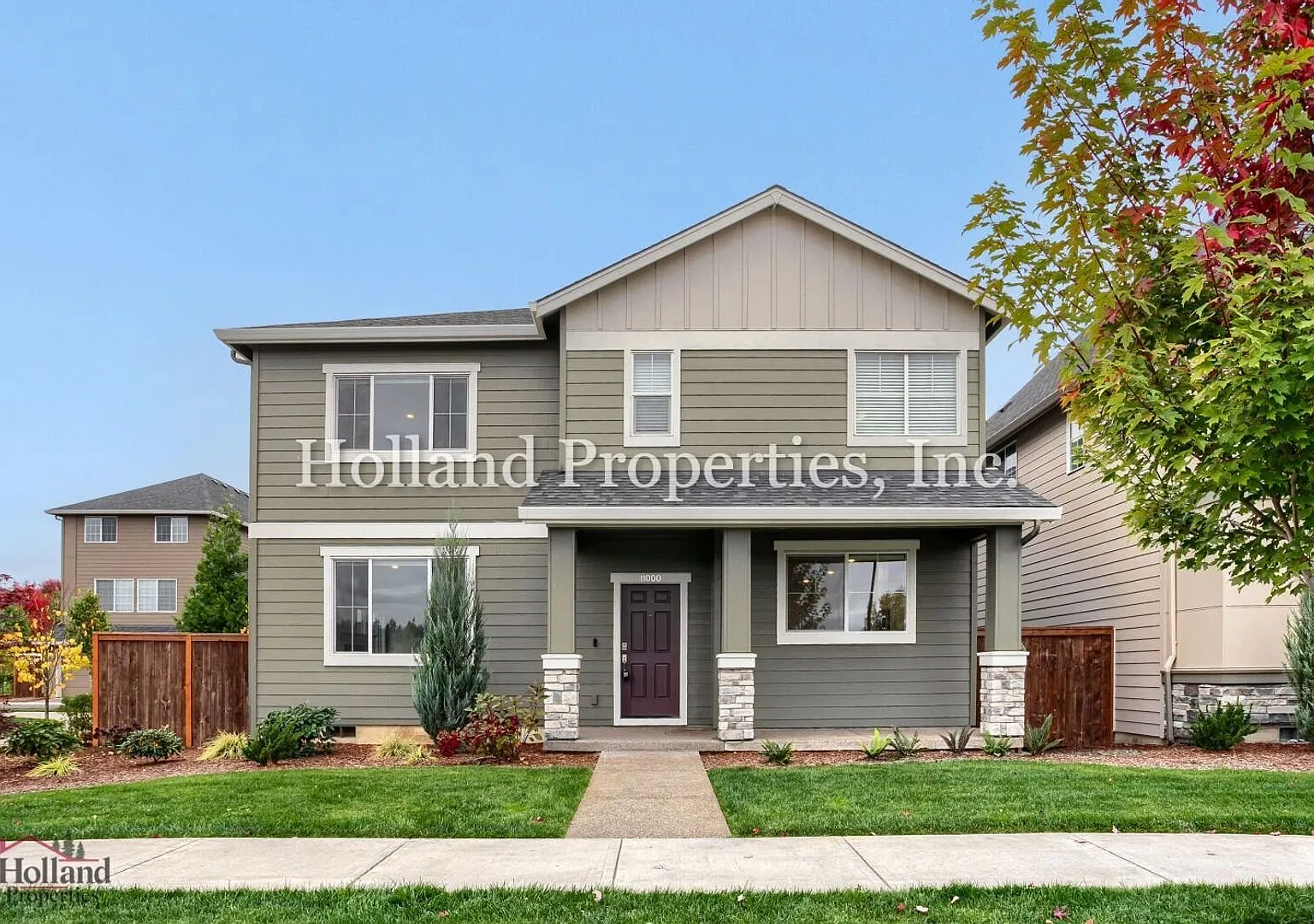 Spacious 5-Bedroom Wilsonville Home with A/C, Green-Space Views & Private Yard — Photo 1
