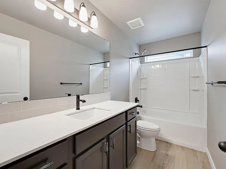 831 Burwood St SE — Photo 24