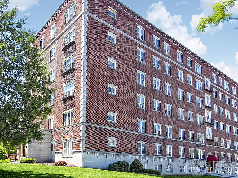 Empire Apartments — Photo 1