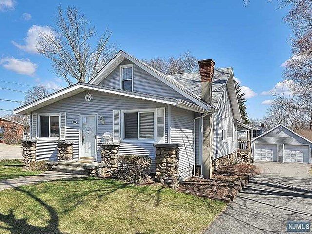 2nd image of 180 Kiel Ave