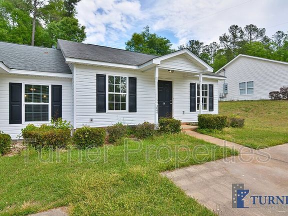2nd image of 1844 Horseshoe Dr #C