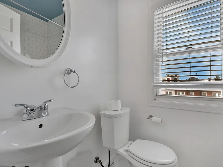 840 21st St NE — Photo 5
