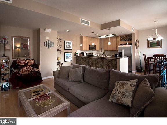 4th image of 111 S 15th St APT 1507