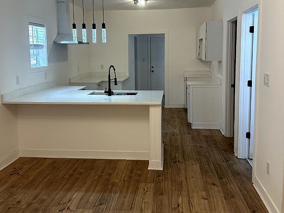 5th image of 1445 W 34th St