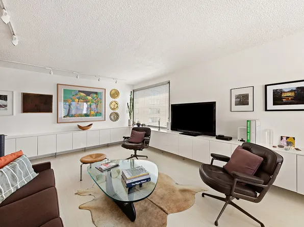 170 Park Row APT 19D, New York, NY 10007