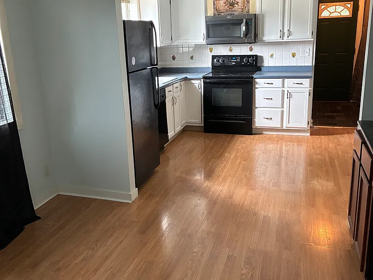1230 Thorn St #2 — Photo 3