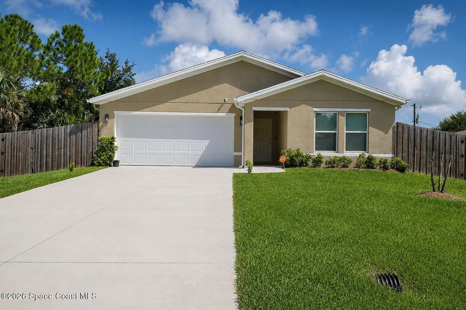 3 bed, 2.0 bath, 1454 sqft, $2,250 — Photo 1