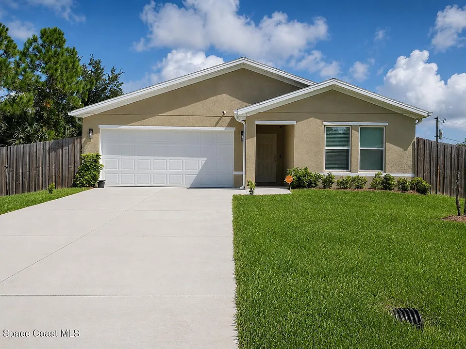 2646 San Filippo Dr SE
