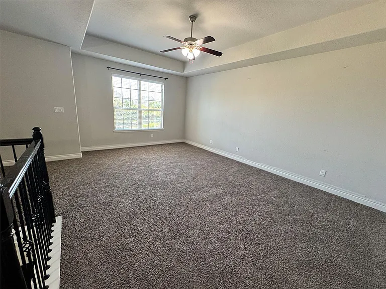 5231 Pickford Grv — Photo 23
