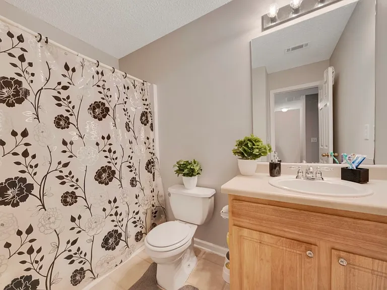 5328 Creekview Ln — Photo 3