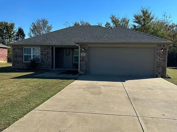 214 Maple Dr, Heavener, OK 74937