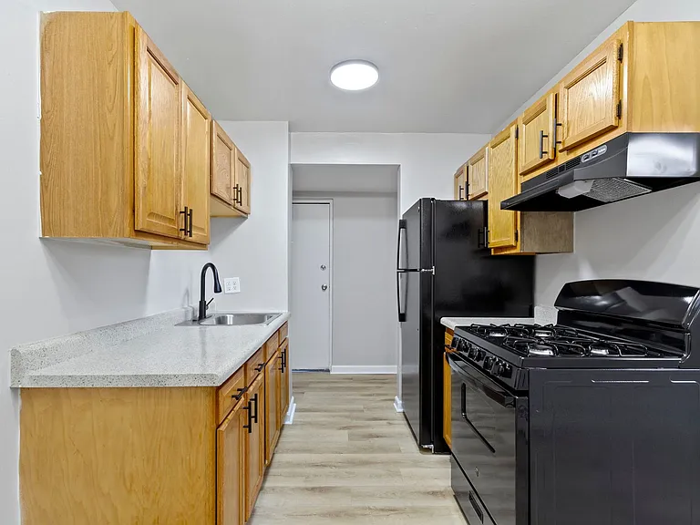 The Courts Apartment Homes — Photo 31