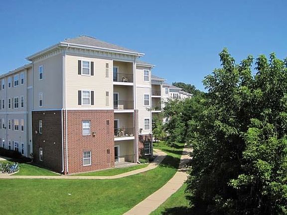 3rd image of 621 Huron Blvd SE APT 2401