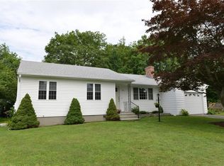 75 Farmland Rd, Warwick, RI 02889