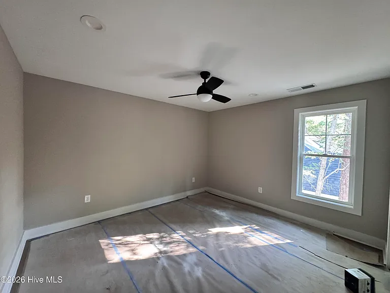 662 Wren Ln — Photo 16