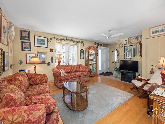 3rd image of 8313 Portsmouth Dr Unit A