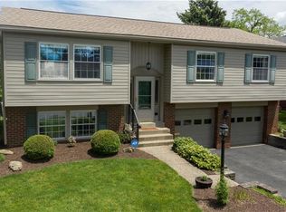 848 Lovingston Dr, Pittsburgh, PA 15216