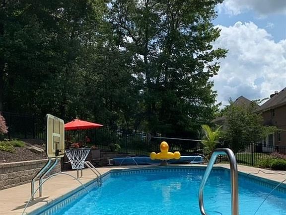 3rd image of 311 Steeplechase Dr