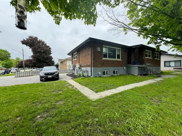 338 Saint Vincent St, Barrie, ON L4M 4A5