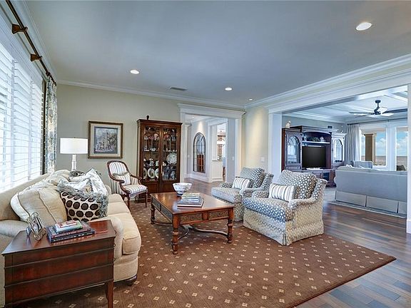 4th image of 1901 Brightwaters Blvd NE