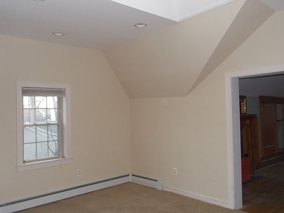 3rd image of 42 Laurel Ave