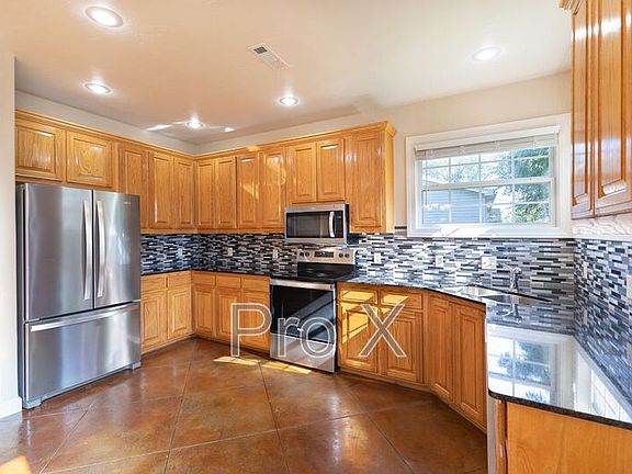 5th image of 1110 NW D St #2