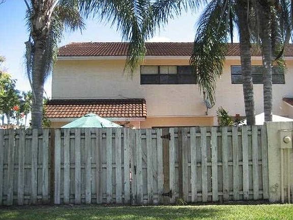 3rd image of 8813 SW 113 Place Cir W
