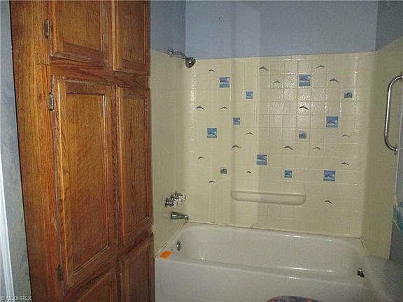 5th image of 1060 Eastlake Dr