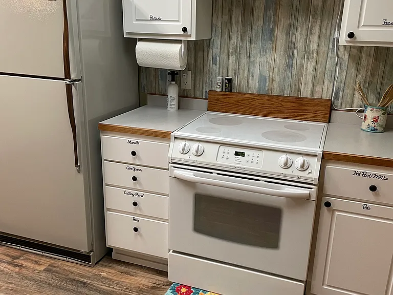 1220 Smelter Ave NE #1 — Photo 8