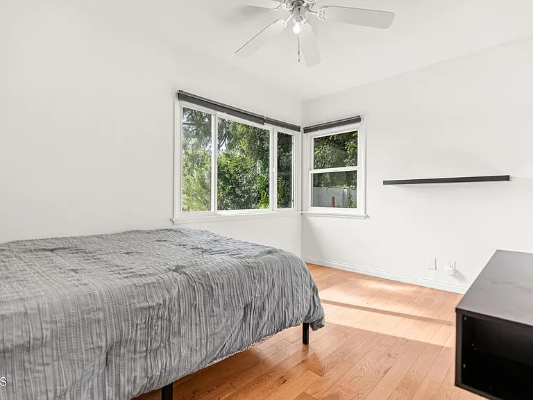 3323 Reta St — Photo 14