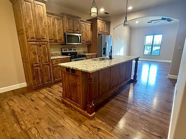 213-215 Pebblestone Ln — Photo 10
