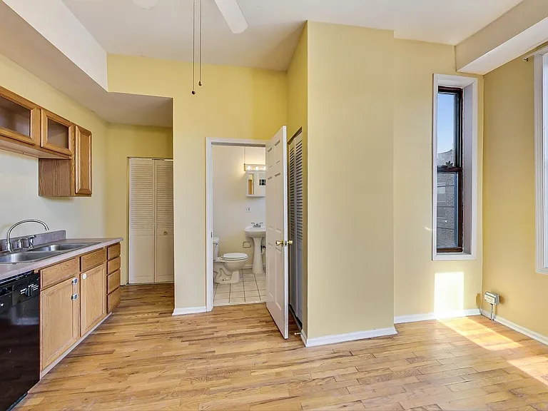 539 N Bishop St #2 — Photo 4