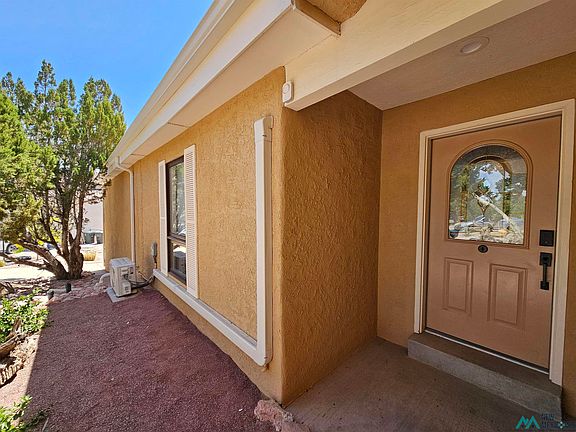 3rd image of 1814 Monterey Ct