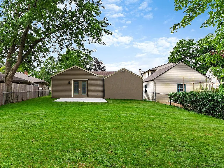 2242 Wickliffe Rd — Photo 3
