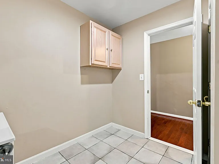 8916 Rugby Rd — Photo 42