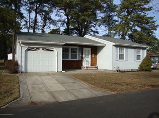 25 Attleboro Ln, Manchester Township, NJ 08759