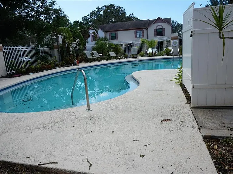 2404 Brigadoon Dr — Photo 4