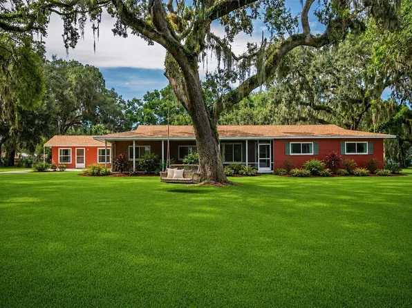 2710 Westside Dr, Leesburg, FL 34748