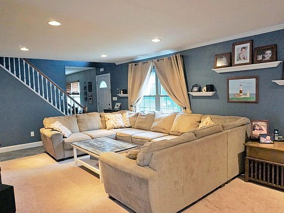 4th image of 12 Wedgewood Ln