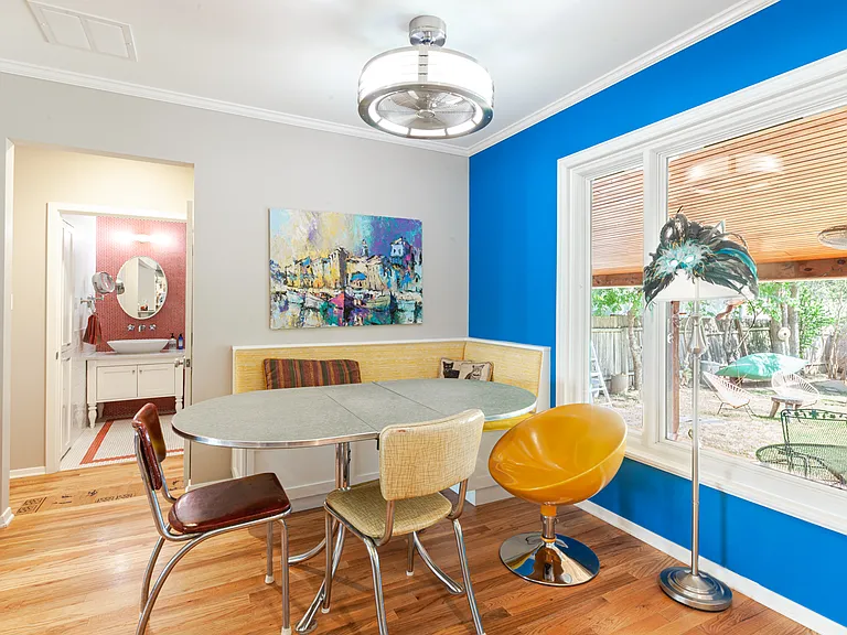 2410 Elmglen Dr — Photo 11