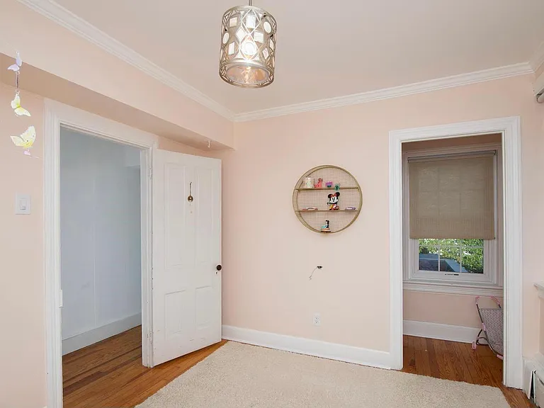 121 Mulberry St — Photo 8
