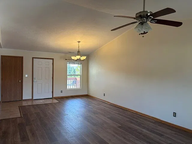 2 bed, 1156 sqft, $1,600 — Photo 3