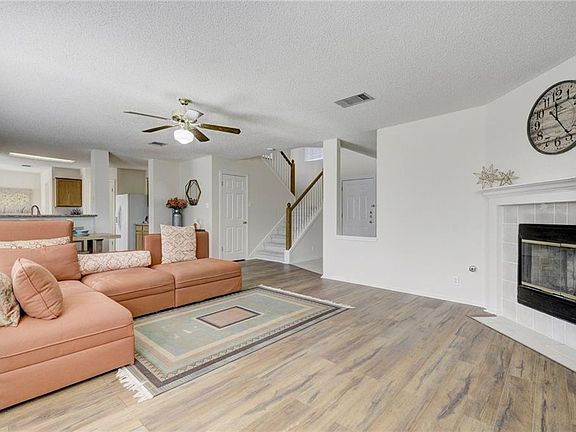 5th image of 16705 Anjou Ln